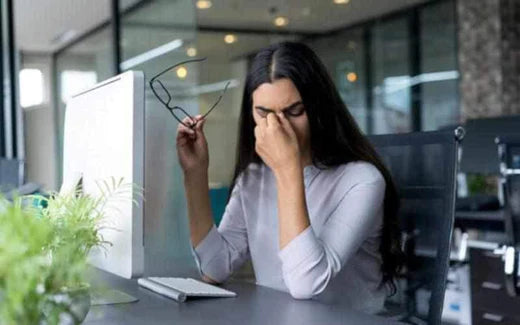 What Is Digital Eye Strain And How to Relieve It